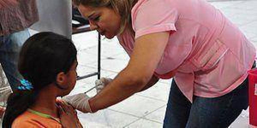 Instan a padres a vacunar contra el HPV a las ni�as de 11 a�os