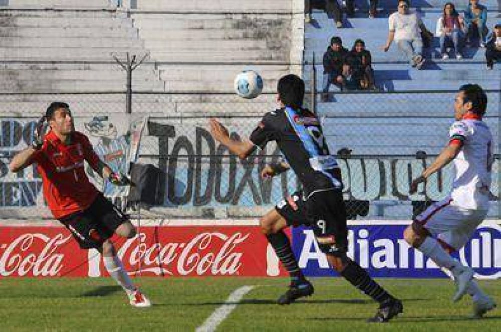 Venci� a Hurac�n con gol de Quiroga