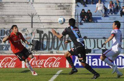 Venci� a Hurac�n con gol de Quiroga