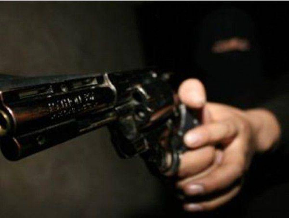 Cuatro ladrones armados robaron en una panader�a