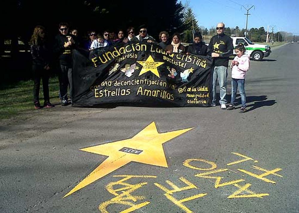 Estrellas amarillas en la autopista y en la ruta 226