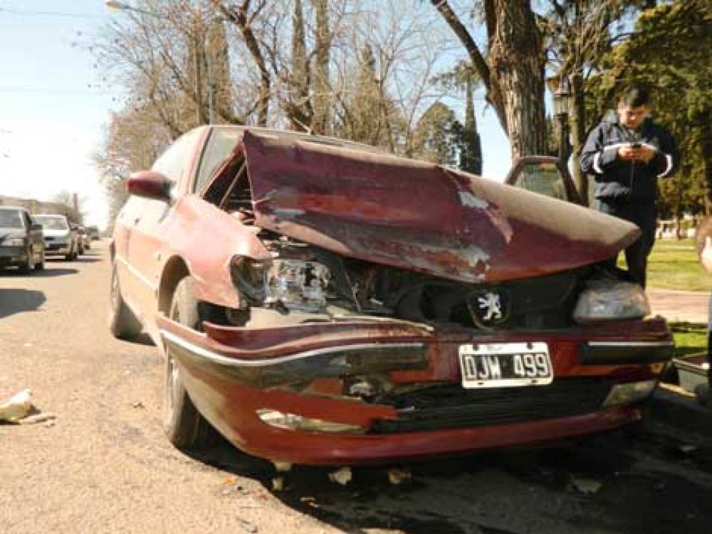 Cu�druple choque en Av. Irigoyen y Pellegrini 