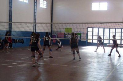 El CEF 77 organiz� encuentro de v�ley femenino
