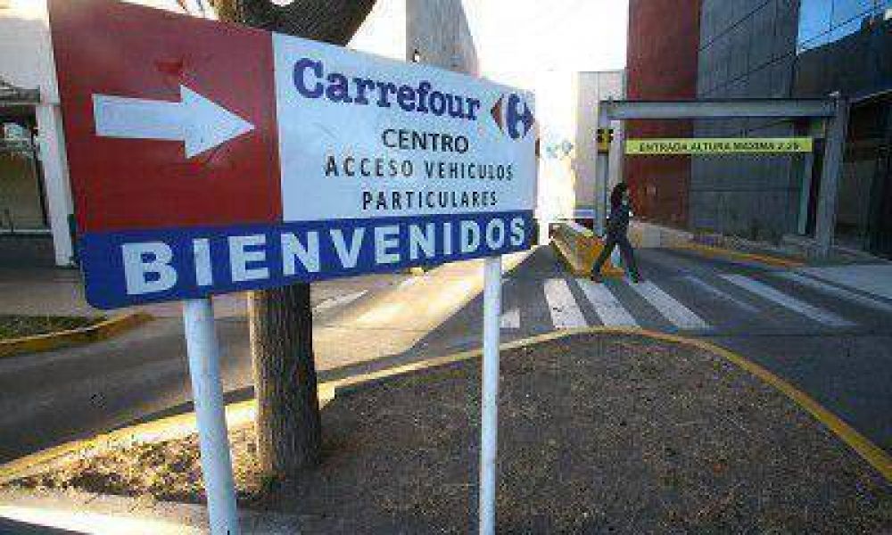 Piden denunciar los robos en las playas de los supermercados