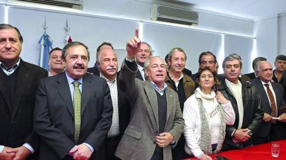 La UCR quiere recuperar su identidad y ser la alternativa para 2015
