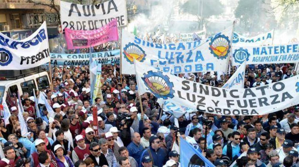 Sindicatos K se sumar�n al amparo contra Ganancias