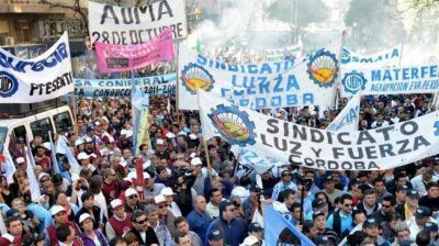 Sindicatos K se sumar�n al amparo contra Ganancias