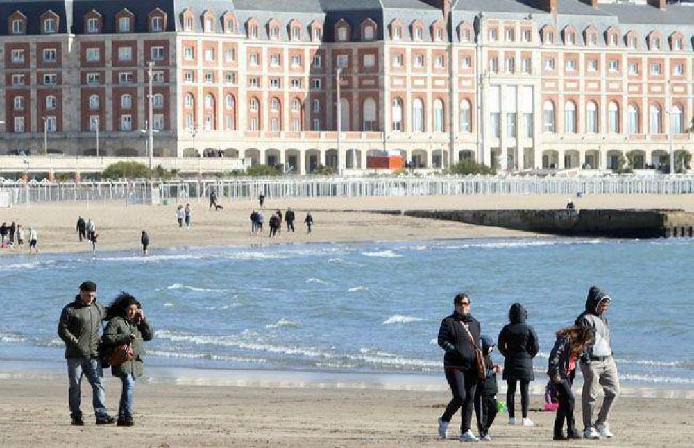 El buen clima acompa�a la llegada de turistas