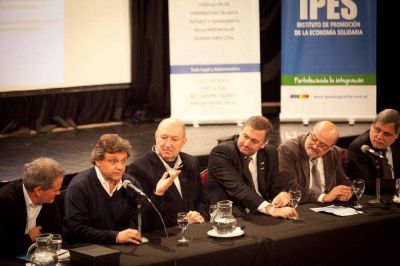 Pulti encabez� el Encuentro de Cooperativas y Entidades de Servicios Sanitarios