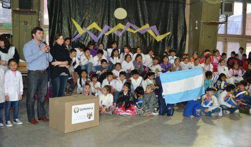 Comuna 2 entreg� juegos did�cticos a escuelas p�blicas