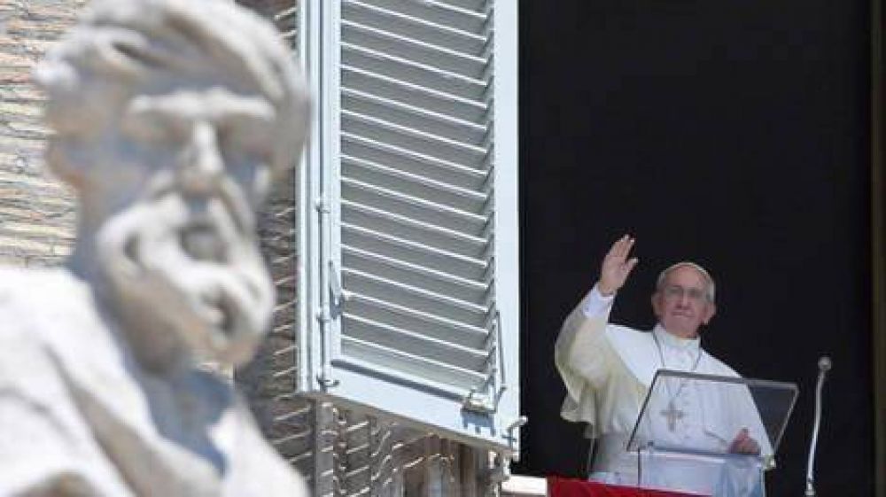 Francisco castig� "el uso de la fuerza para defender la fe"