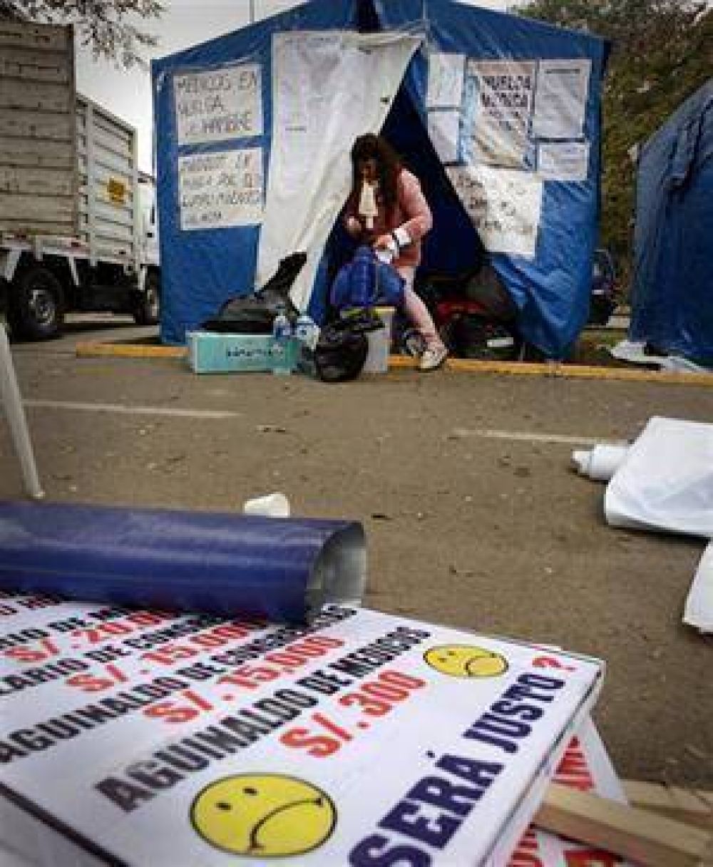 Cansados de corrupci�n, tambi�n los peruanos salen a la calle