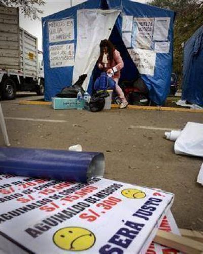Cansados de corrupci�n, tambi�n los peruanos salen a la calle
