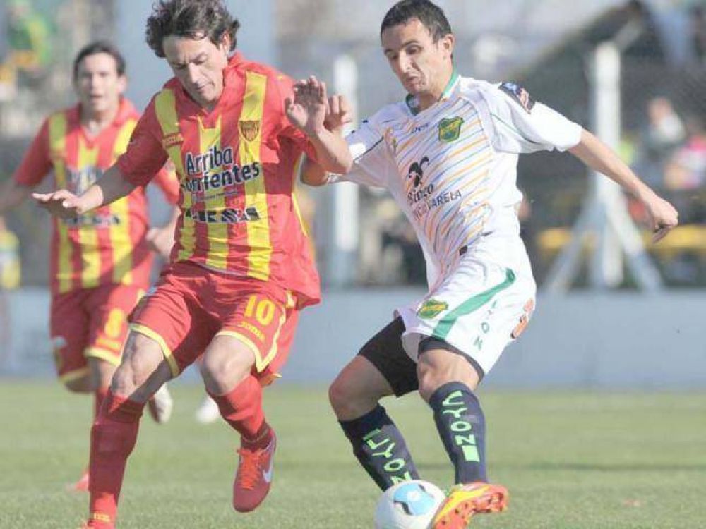 Lleg� la tercera victoria y qued� solo en la punta