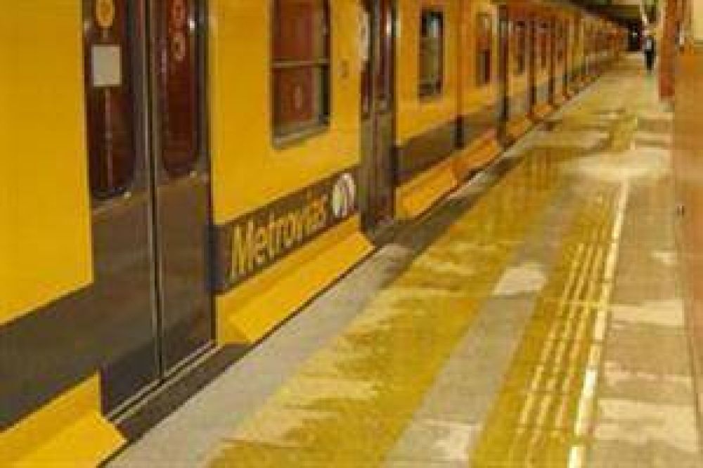 Siguen las cr�ticas por la falta de v�as en la extensi�n de la l�nea E