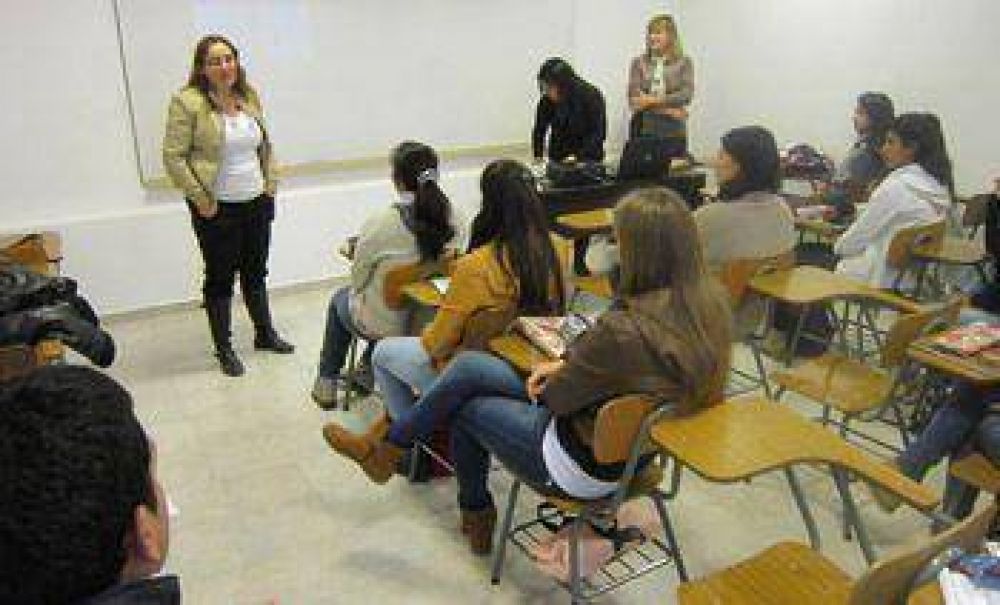 Comenz� el curso de ingreso semipresencial en la Unnoba