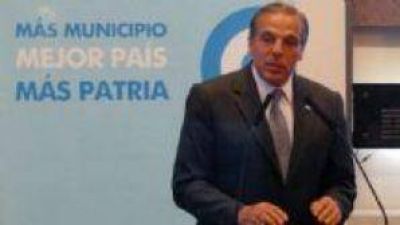 Jorge Sapag : "YPF ya no puede m�s y necesita de socios que le aporten capital"