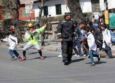 Educaci�n Vial en las escuelas: padres y alumnos de la Escuela �Pucarita� fueron �educados� sobre las normas de tr�nsito