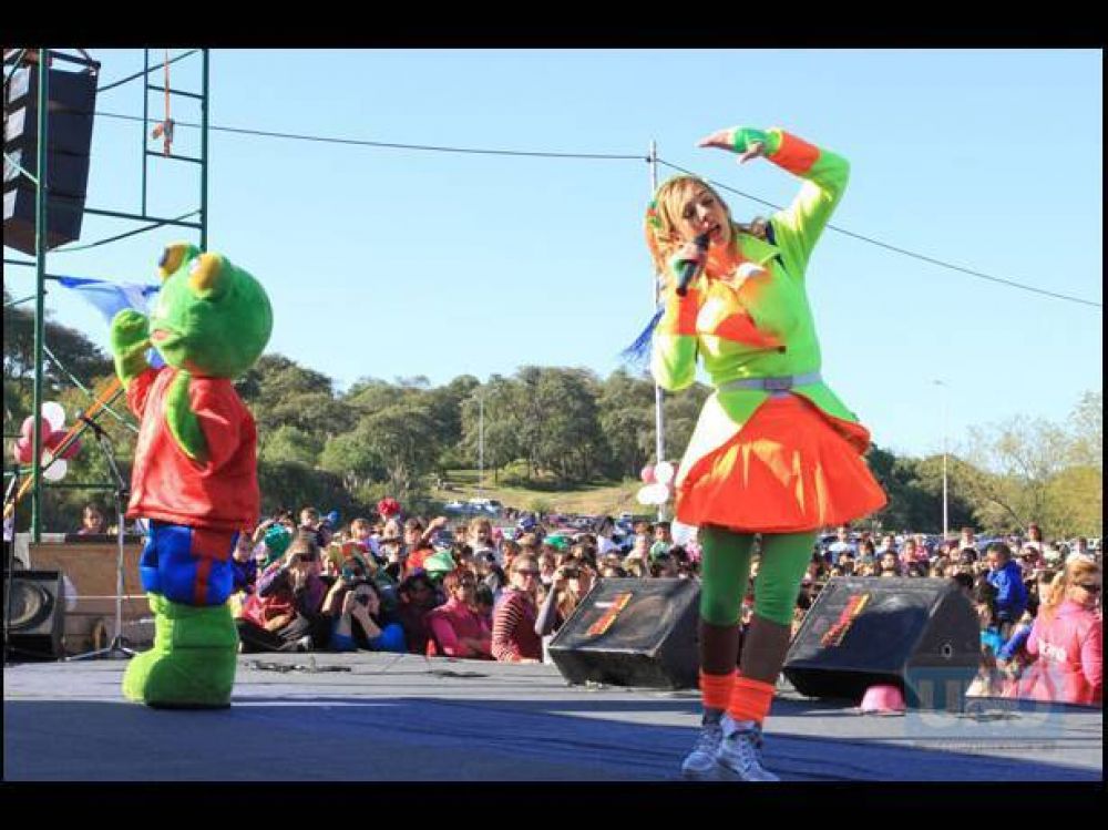 Cientos de gurises paranaenses festejaron su d�a en el Parque Nuevo