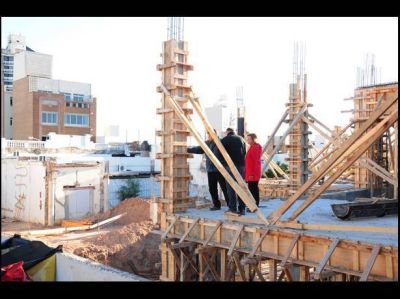Se construye la estructura del edificio de la Jefatura de Polic�a Departamental Paran�