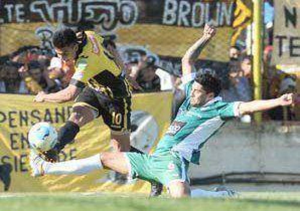 Categ�rico triunfo de Sarmiento ante Alte. Brown