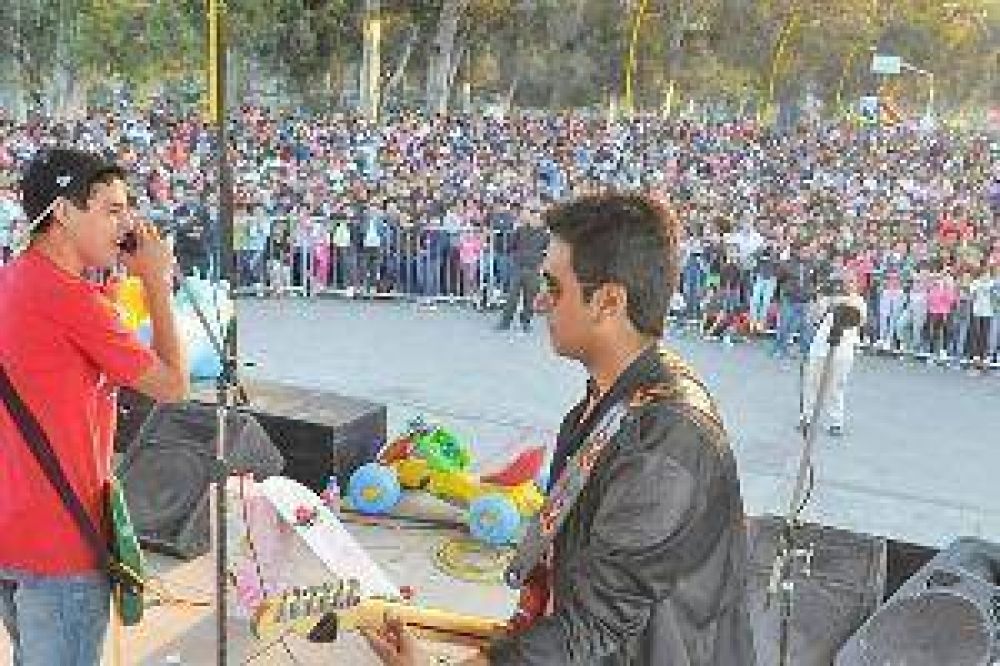 Miles de ni�os festejaron su d�a en el parque Aguirre