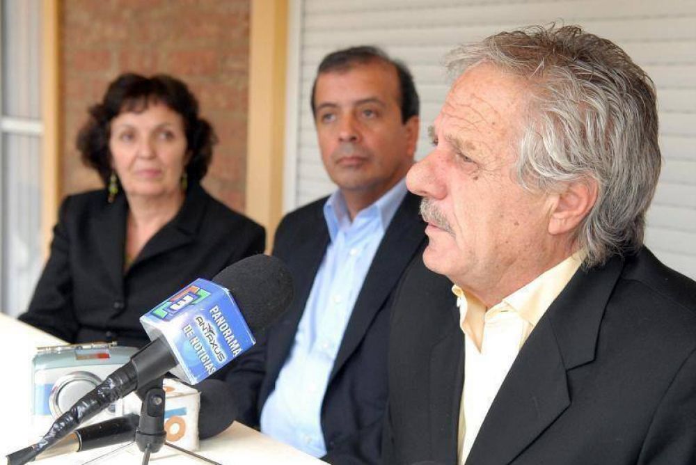 Radicales exigen respaldo del comit� central a Casta��n