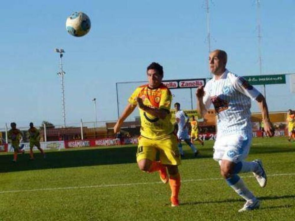 Crucero empat� con Villa San Carlos y cort� la racha ganadora de local
