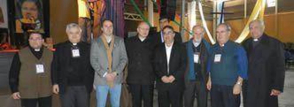 El intendente Ra�l Jalil estuvo presente en la apertura del 4� Congreso Misionero