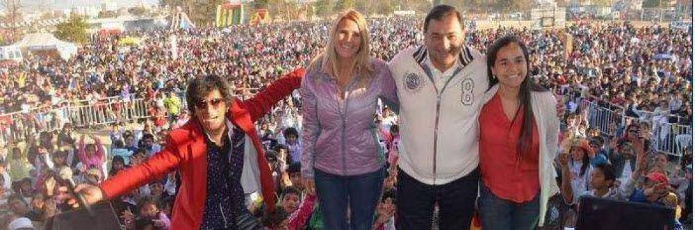 40.000 ni�os festejaron el dia del ni�o en el festival que realizaron gobierno Provincial y Municipal.