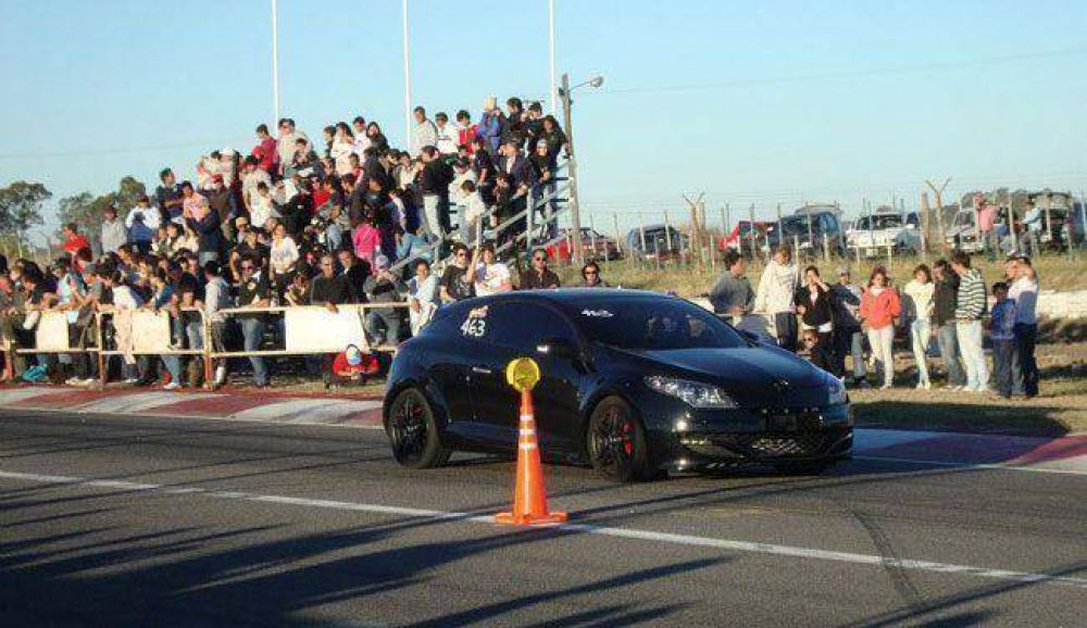 Mart�n Villarreal, el conductor que lleva una saga de choques con autos preparados