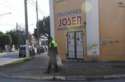 Rob� en un comercio, pero la v�ctima lo apu�al� y muri�