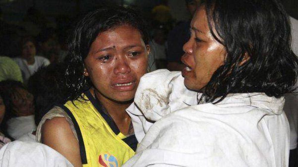 Ascienden a 52 los muertos por el naufragio en Filipinas