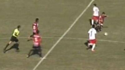 Un bombazo de 40 metros para abrir el partido
