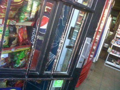 Roban en una despensa y hubo detenidos