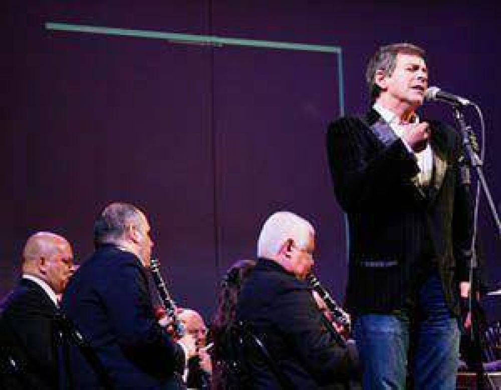 Guillermo Fern�ndez dar� un show gratuito en la UNLaM