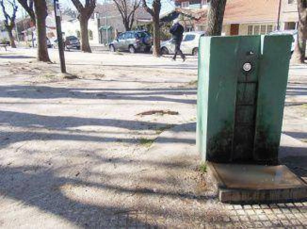 Preocupaci�n por el estado de la Plaza Wilde de Quilmes centro