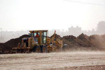 Mientras Vialidad anuncia obras en la autov�a, trabajan en el medio anillo de circunvalaci�n