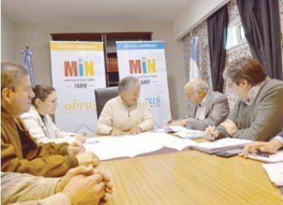 Firmaron el convenio para construir estructuras del Domo
