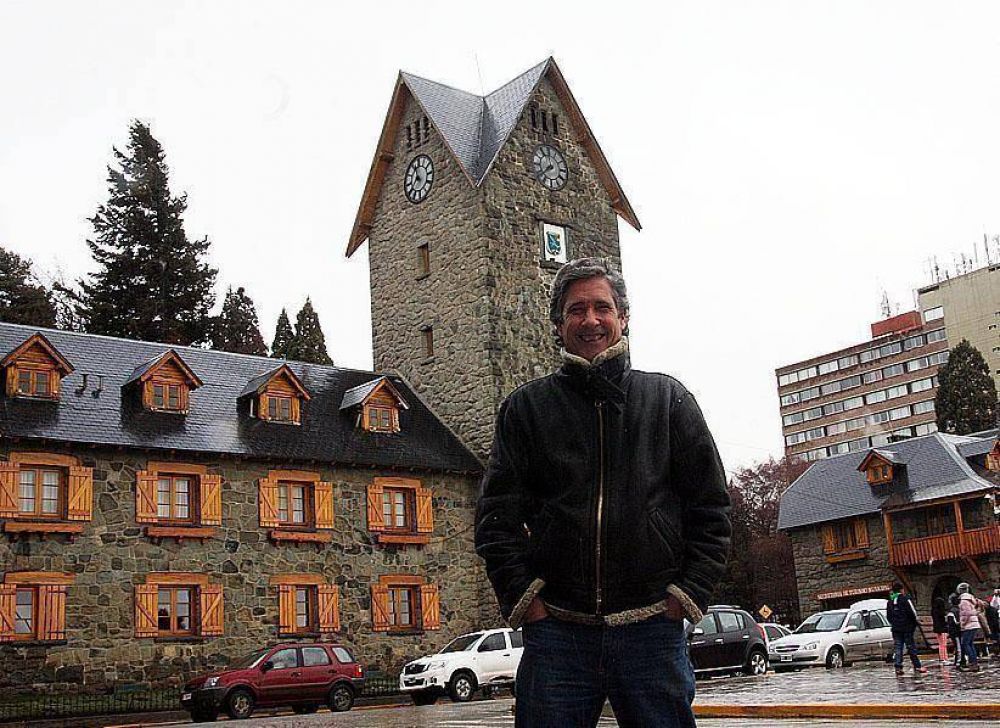 Adolfo Four�s: "La falta de empleo es el problema m�s grave"