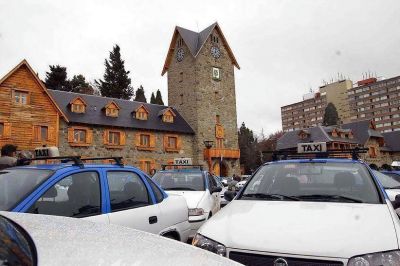 El monitoreo de taxis sigue en espera
