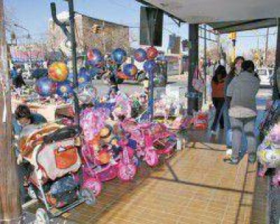 Rawson: la venta de los comerciantes cay� un 35% por la venta ambulante
