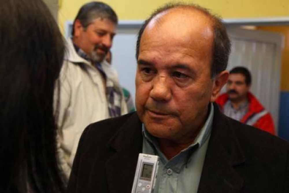 Se derram� gasoil en Punta Bandera y afect� parte del lago Argentino