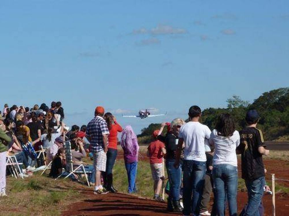 Multitudinario festival del Aero Club Ober�