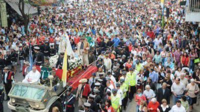 Los fieles celebran el mes en honor a la Virgen de la Merced