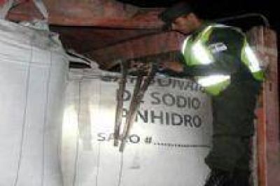 Gendarmer�a Nacional secuestr� 40 toneladas de precursores qu�micos para drogas en Salta