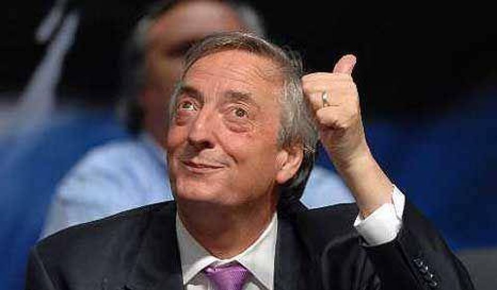 Ministros, recursos y propaganda oficial para la campa�a de Kirchner 