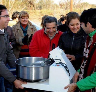 Beder visita Chamical en una gira de trabajo