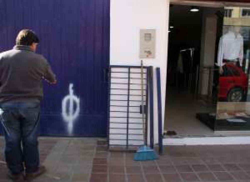 Saquean una tienda de ropa a cinco d�as de inaugurada