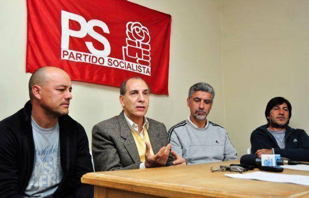 Socialismo: reproches para Peppino